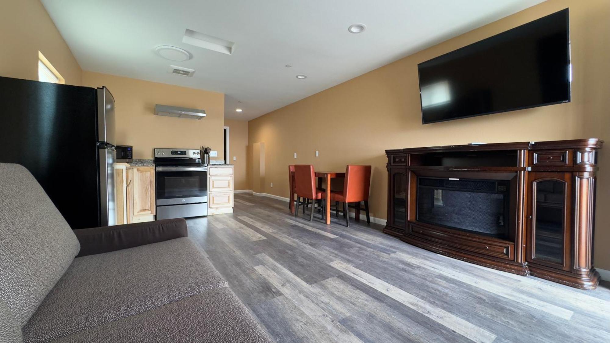 Far West Cabin-Tiny Homes Rental Forks Exteriör bild